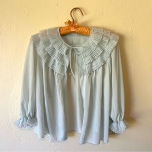 Vintage 50s blue lingerie bed jacket from Vanity Fair💅